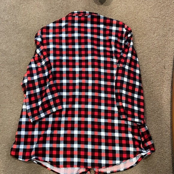 Eden & Olivia Plaid Button down top - Picture 4 of 6